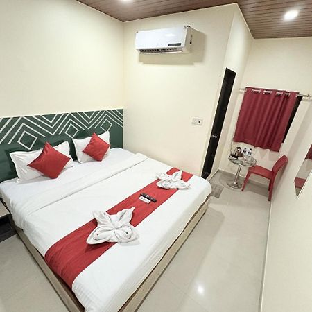Hotel Kailash Park- Near International Airport Mumbai Dış mekan fotoğraf