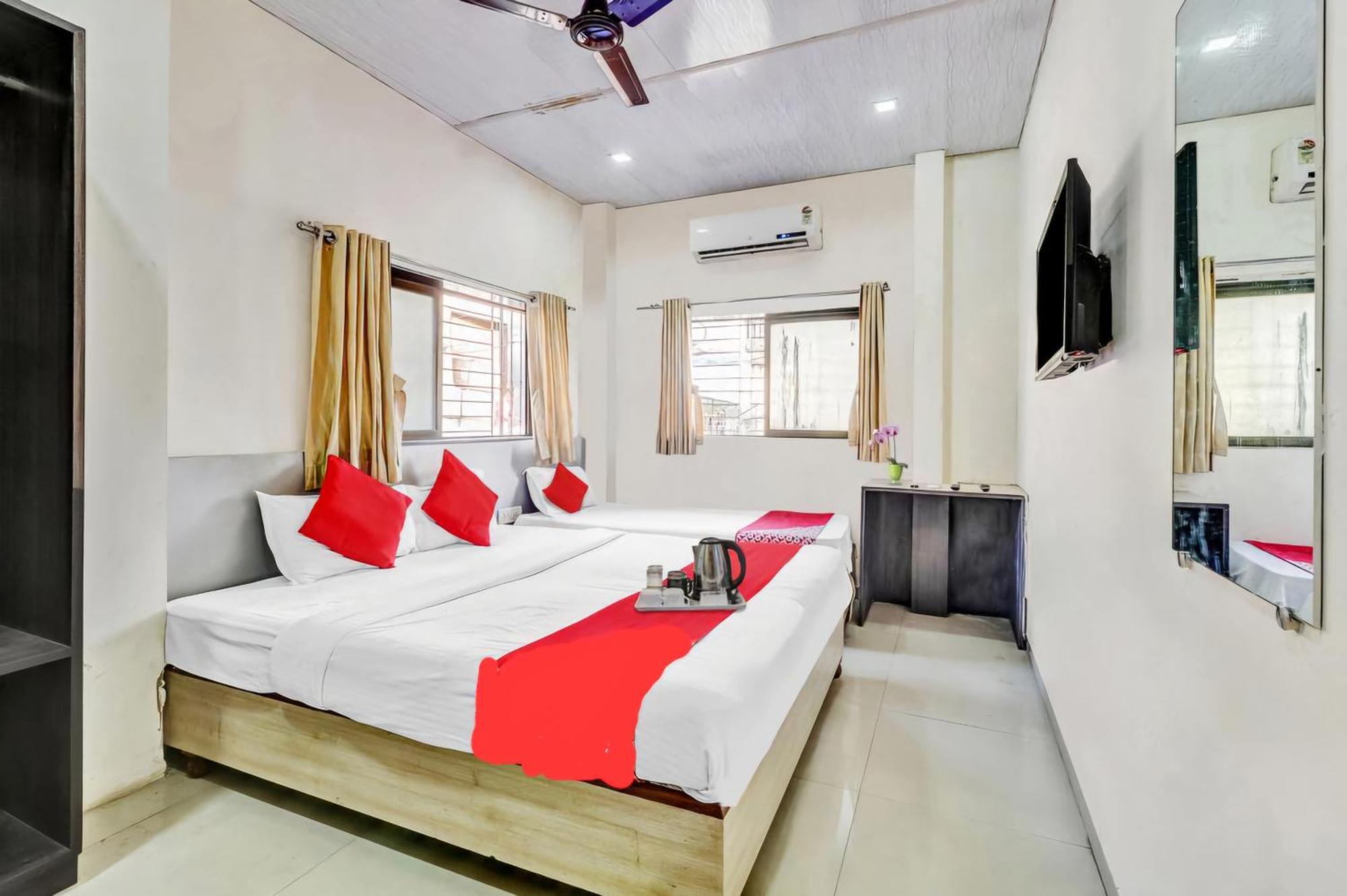 Hotel Kailash Park- Near International Airport Mumbai Dış mekan fotoğraf